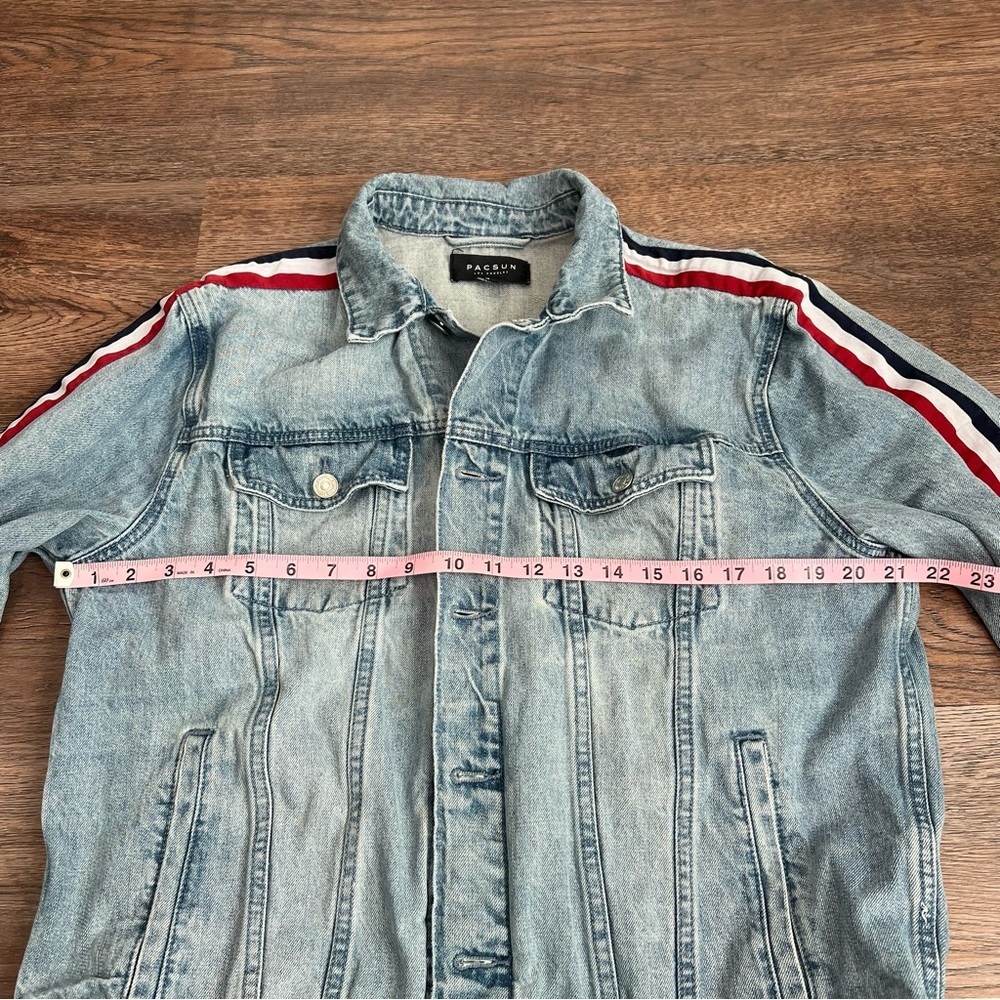 PacSun Denim Jacket Medium Light Wash Striped Sleeve Jean Jacket Red White - Picture 8 of 9